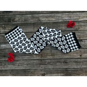 Beautiful charters club scarf!